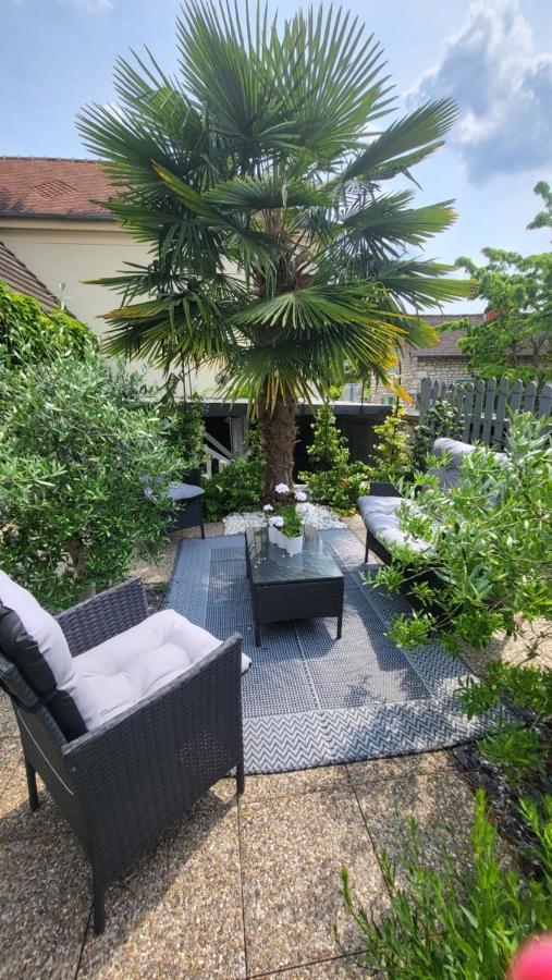 The View Bed & Breakfast Живерни Екстериор снимка